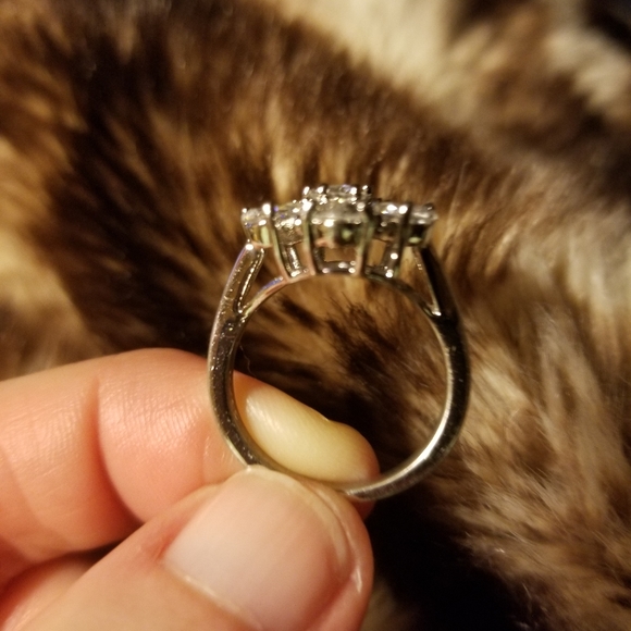 Flower Ring - Picture 3 of 3